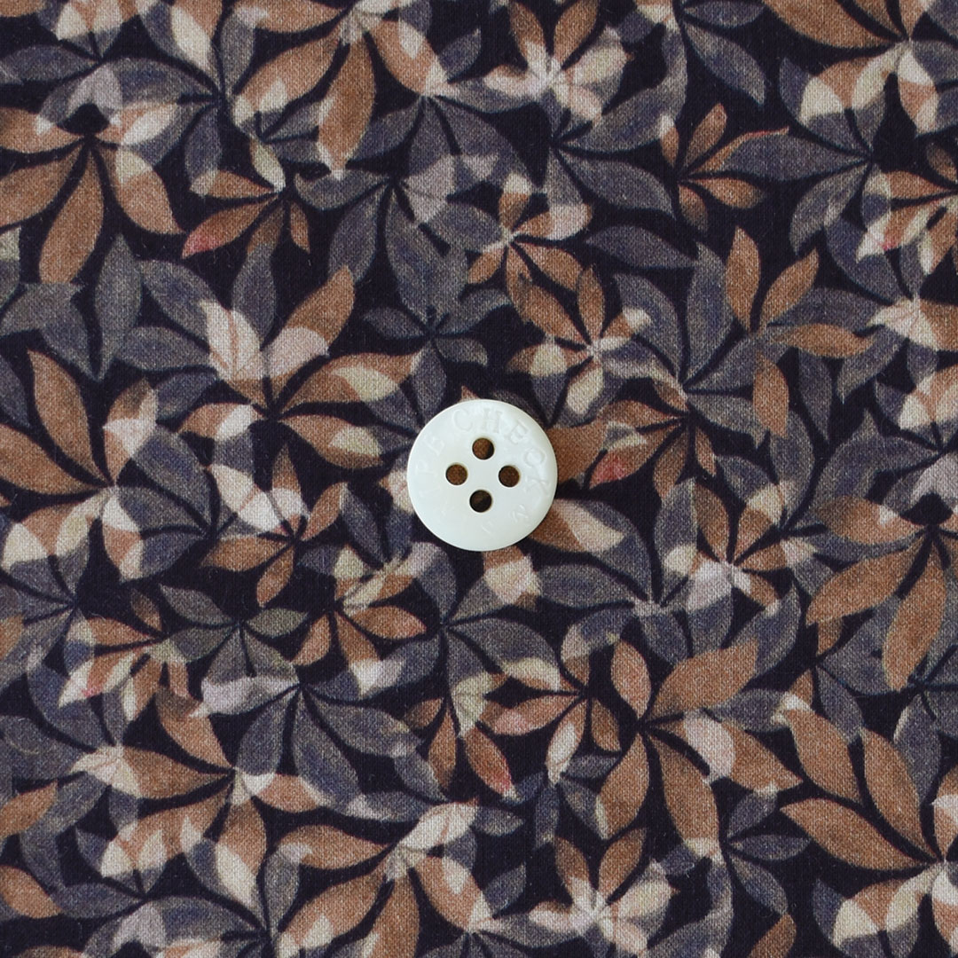 リバティプリント　Into The Leaves C(ブラウン系)