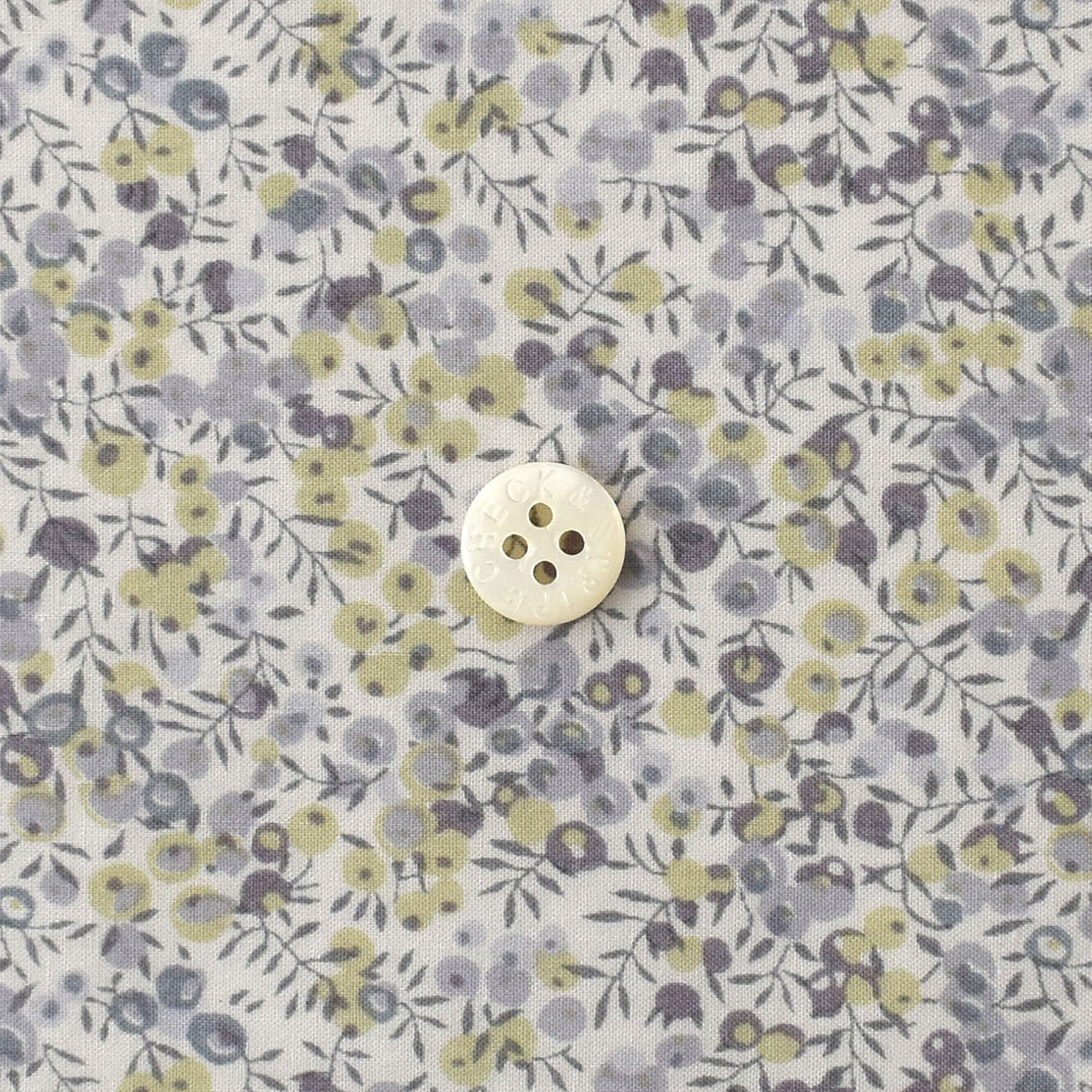 リバティプリント　Wilmslow Berry ◎J22C(シックイエロー・シックラベンダー系)