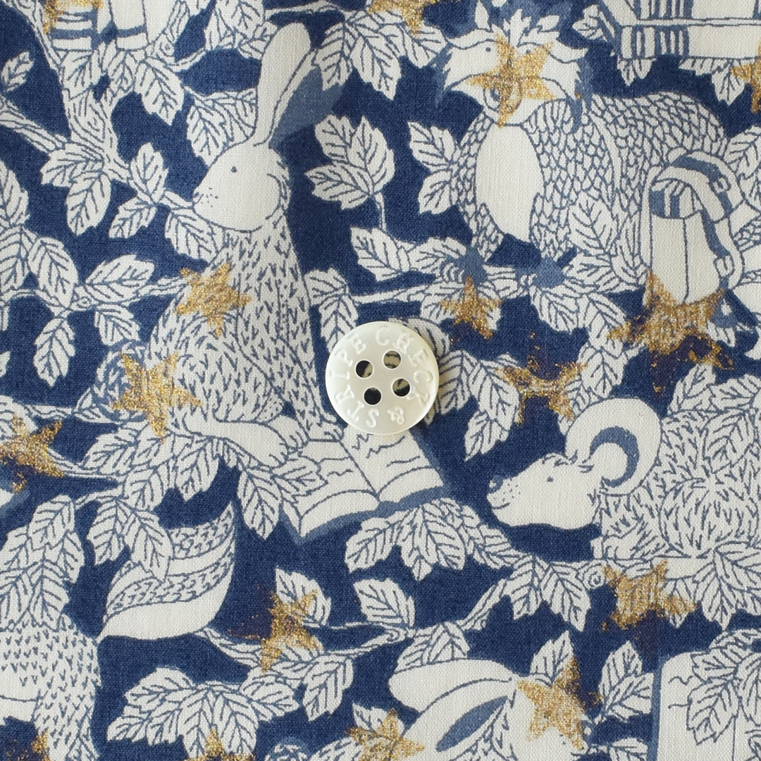 リバティプリント　Starry Woodland J25C(ネイビー系)