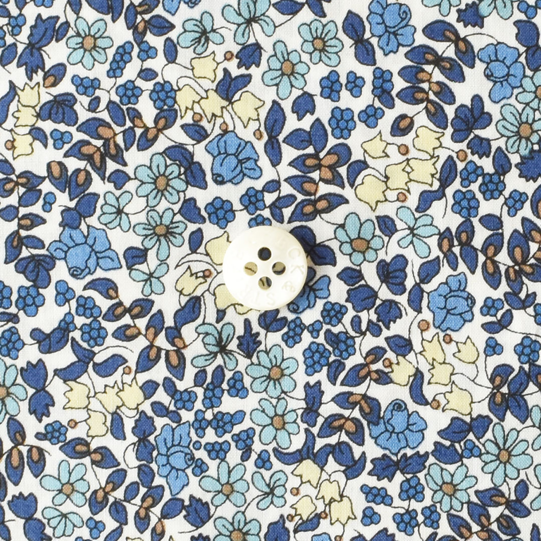 リバティプリント　Emilia's Flowers ZE(ブルー系)