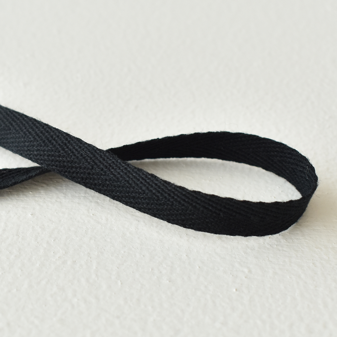 綾テープ1cm幅　黒