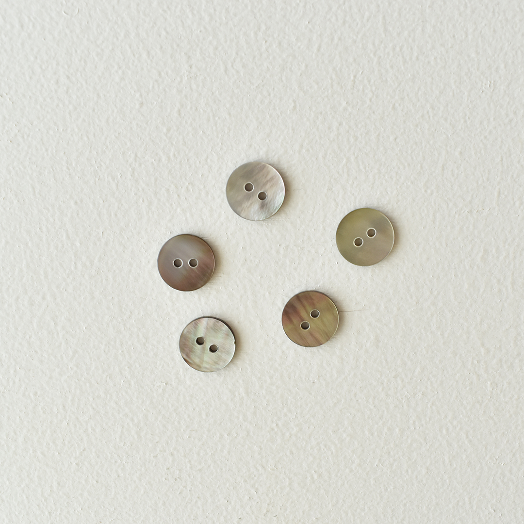 シェルボタン(15mm)　ブラック　5個セット