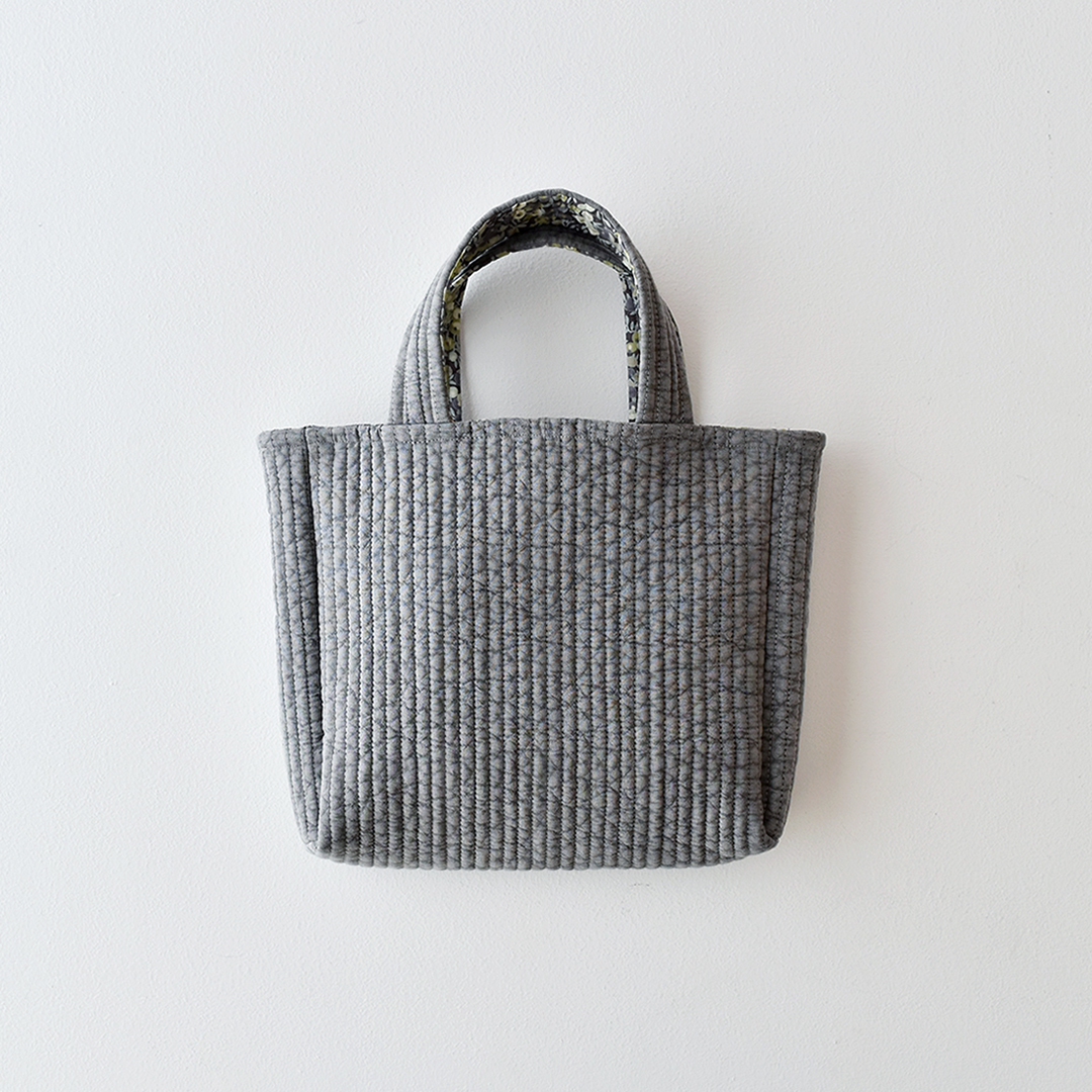 ヌビキルトとリバティプリントの小さなかばんのキット　チャコールグレー