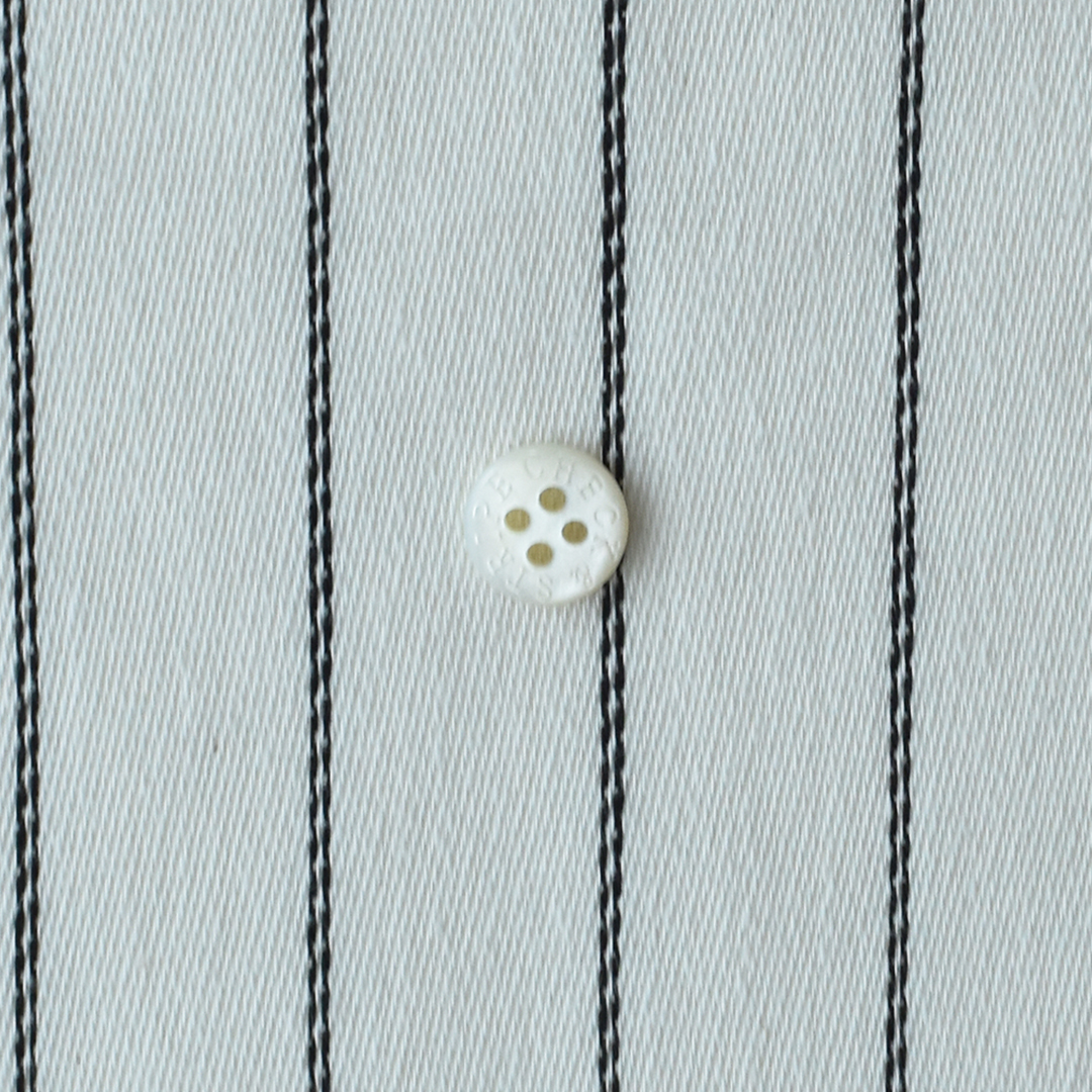 厚手の綾織りストレッチコットンストライプ　オフホワイト×ブラック