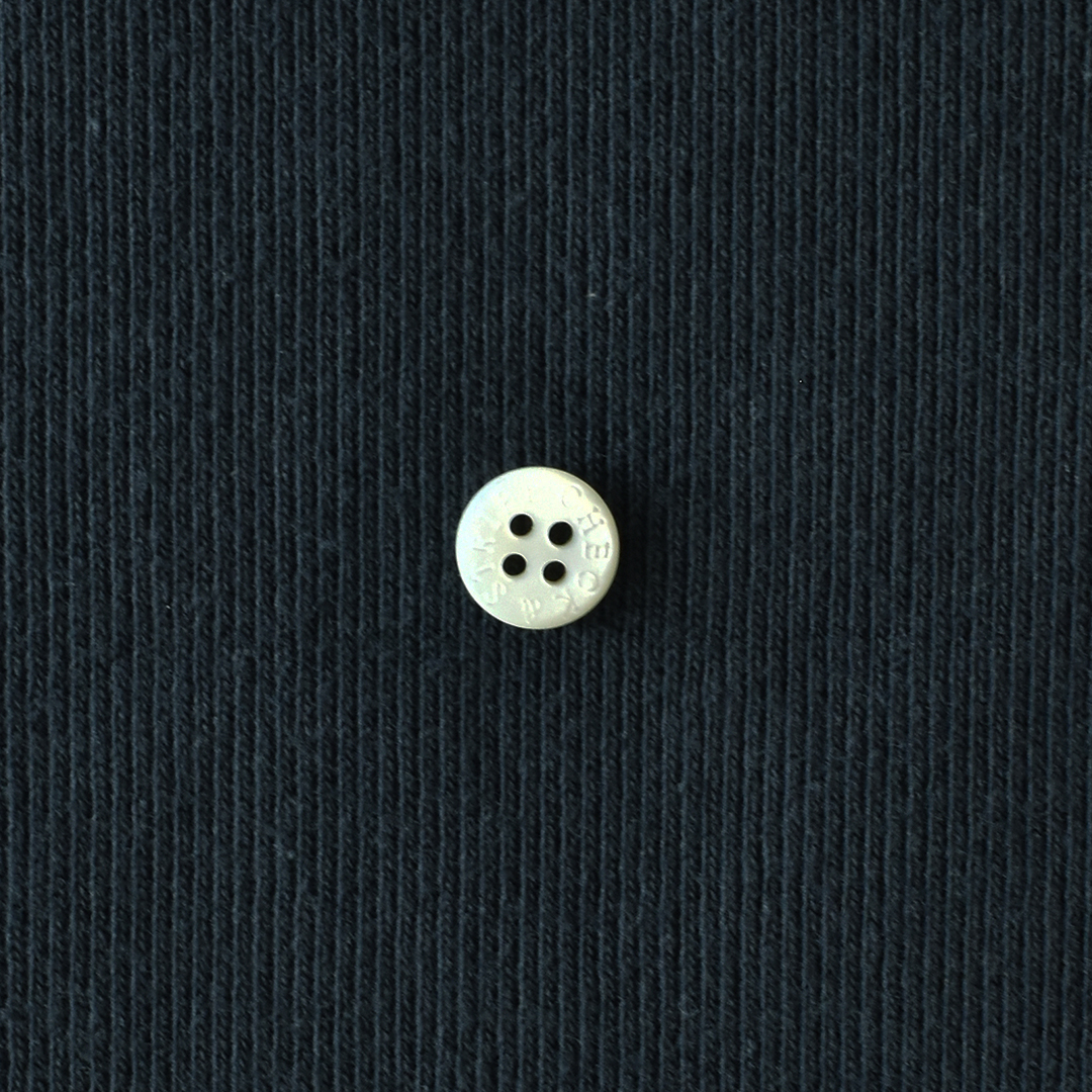 ほどよい厚みのコットンリブニット　ダークネイビー