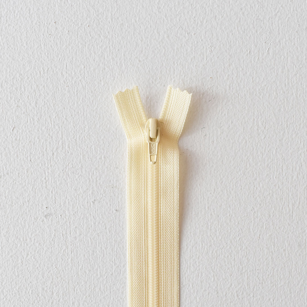 フラットニットファスナー 20cm　クリーム