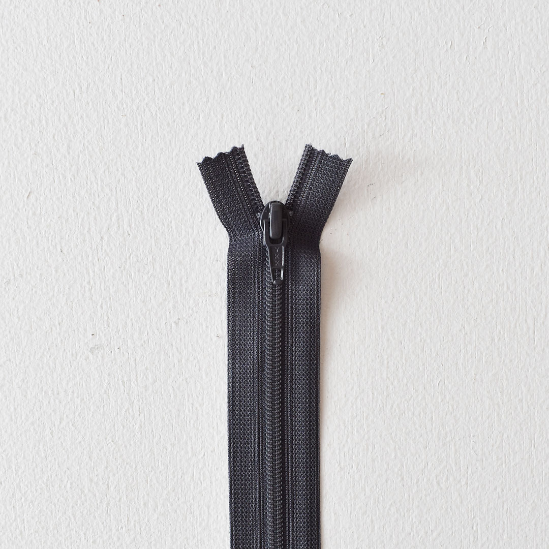 フラットニットファスナー 20cm　グレー
