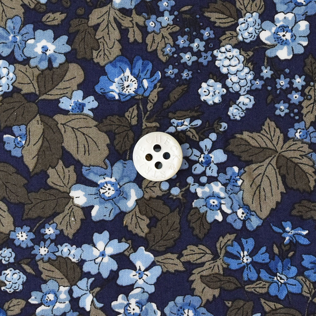 (20%ポイント!3.3m着分カット)リバティプリントタナローン Hedgerow Ramble 　◎J24A(ネイビー)