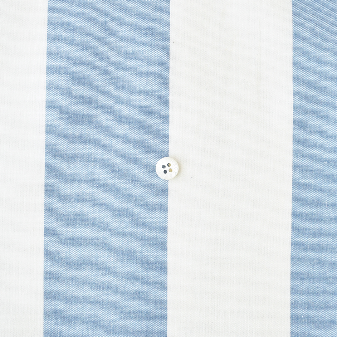 (大特価2ｍカット)先染の太ストライプのオックスフォードコットン　オフホワイト×ブルー
