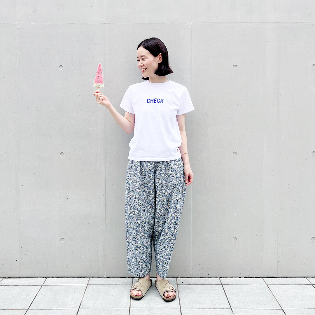 シンプルテーパードパンツ　リバティプリントChive SE
