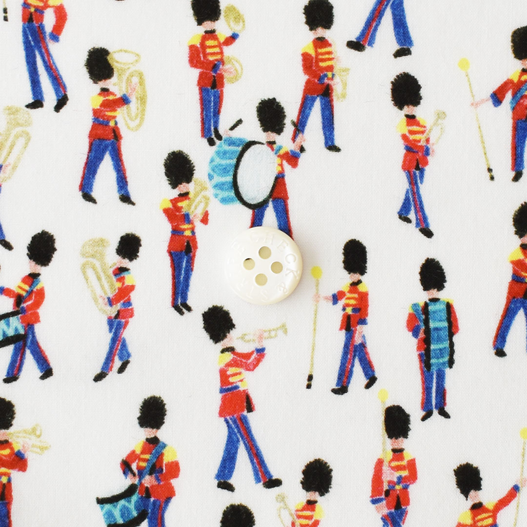 リバティプリント　Musical March BU(ホワイト)