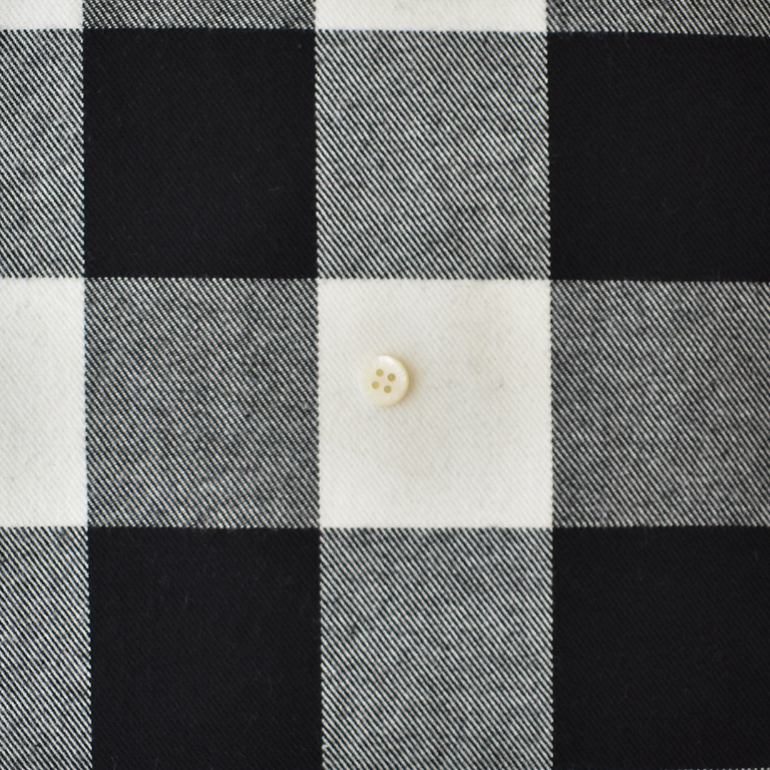 しっかりとしたコットンのブロックチェック　ブラック×オフホワイト