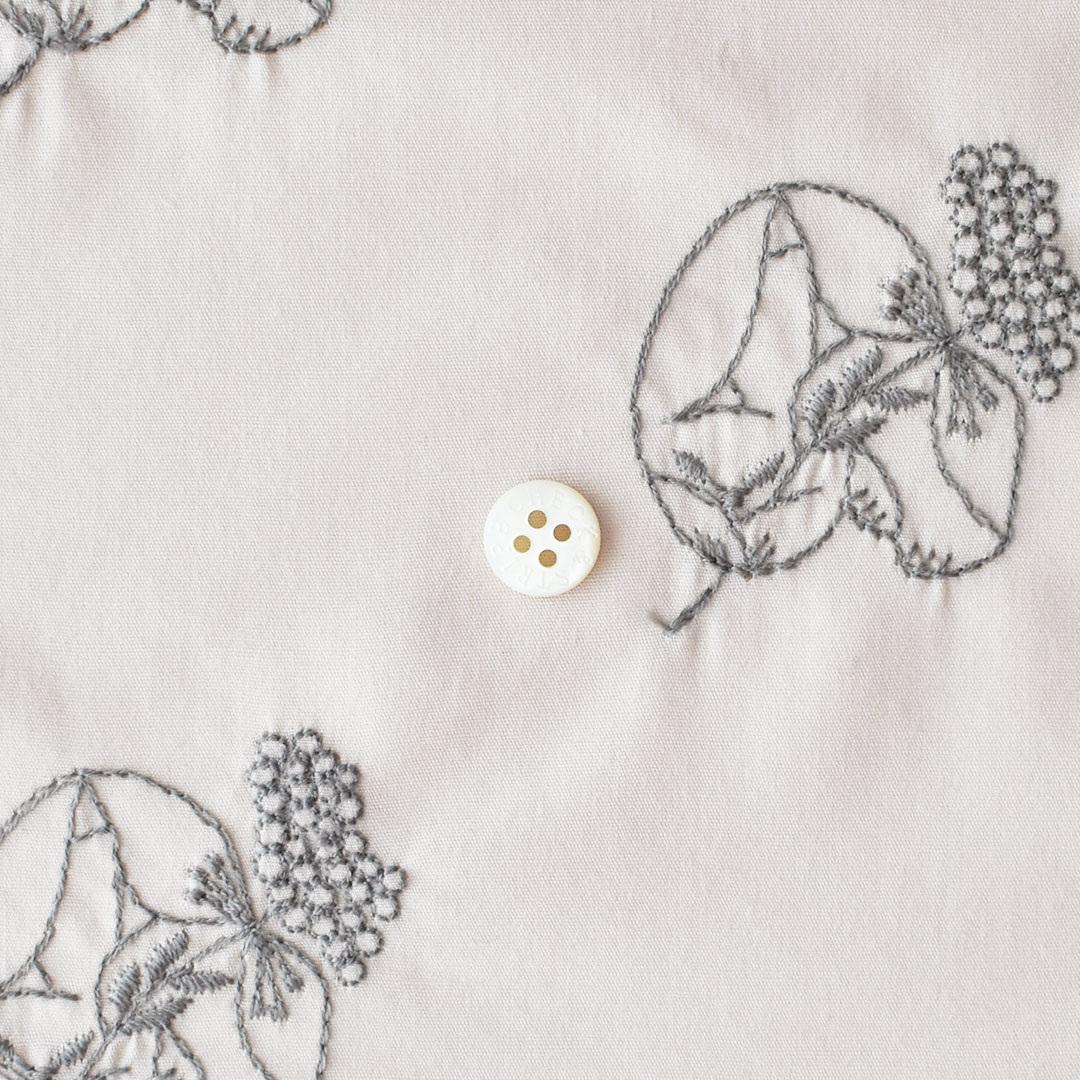 C&S海のブロードに刺しゅうの布「flower and rabbit」(レシピ付き)　グレイッシュピンクにグレー