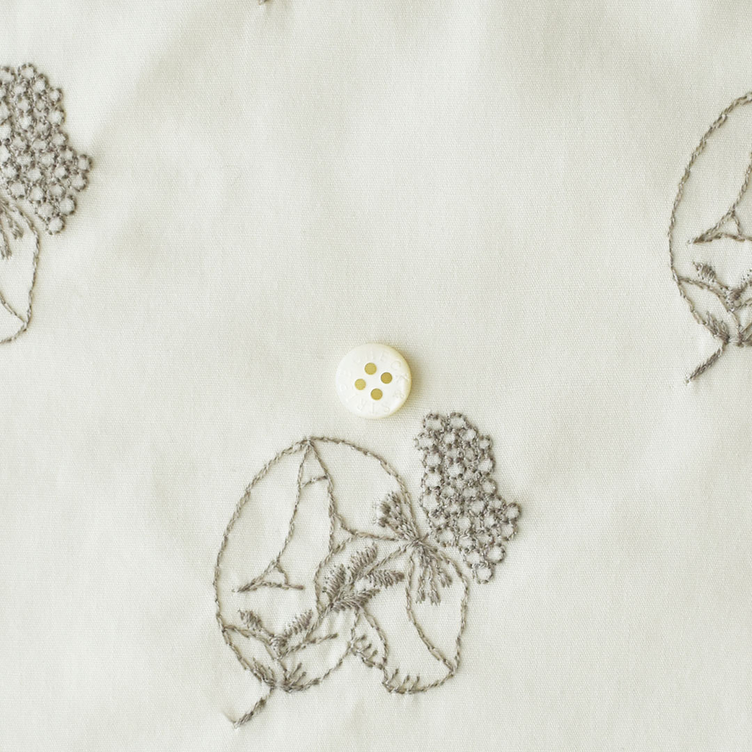 C&S海のブロードに刺しゅうの布「flower and rabbit」(レシピ付き)　きなりにカシミヤ