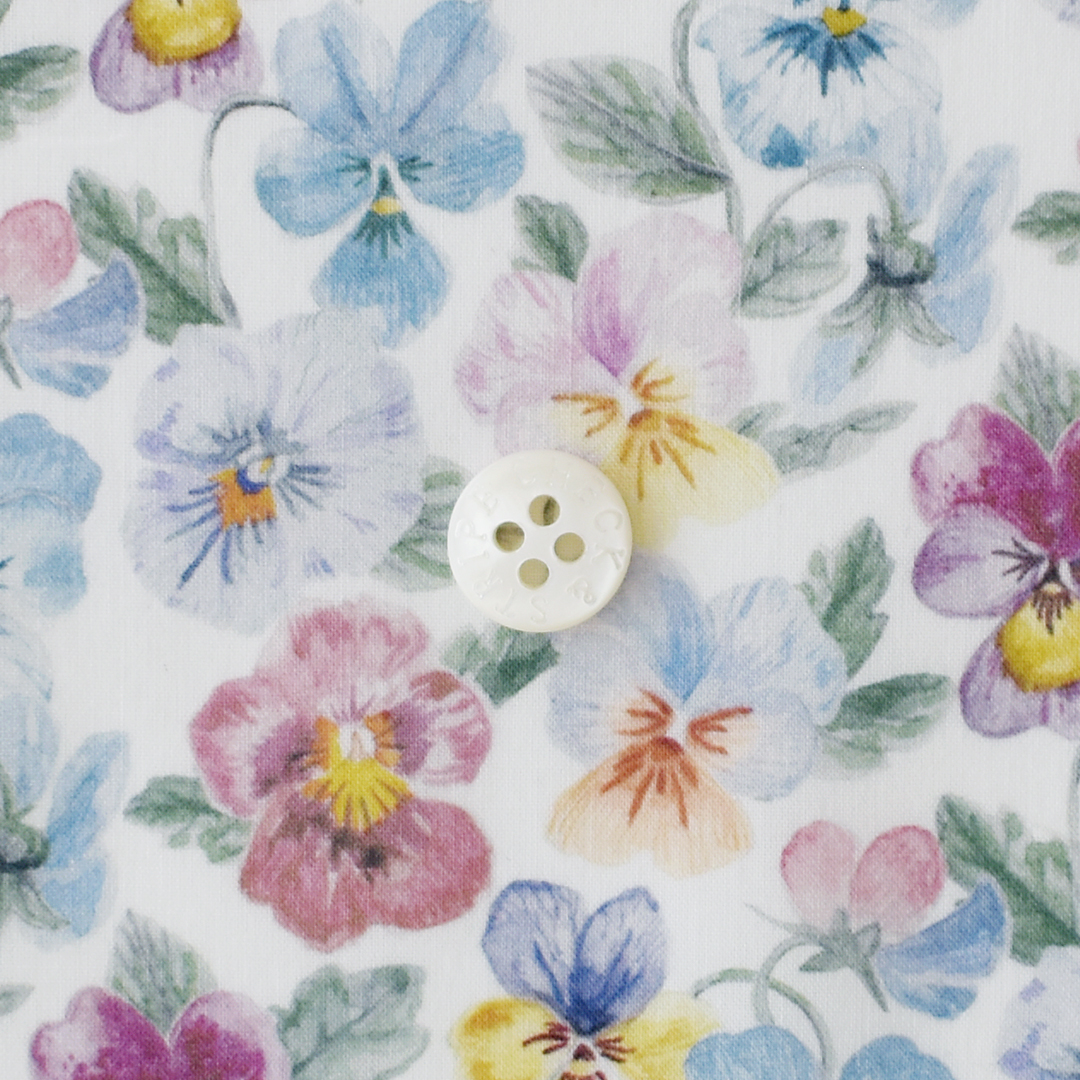 リバティプリント　Think of Me ◎J24F（マルチカラー系）