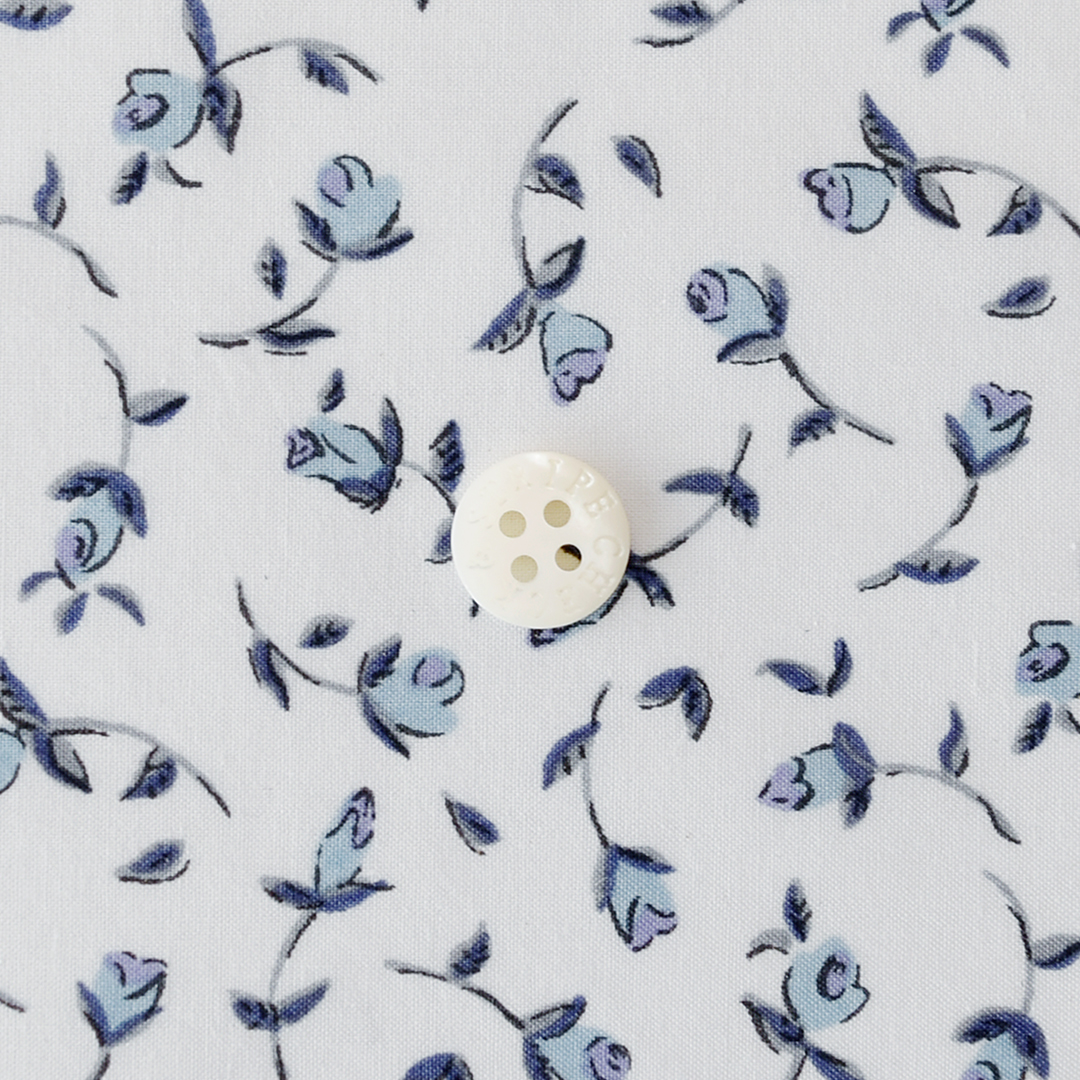 リバティプリント　Floating Flora-petite ◎J24A(ブルー・ラベンダー系)