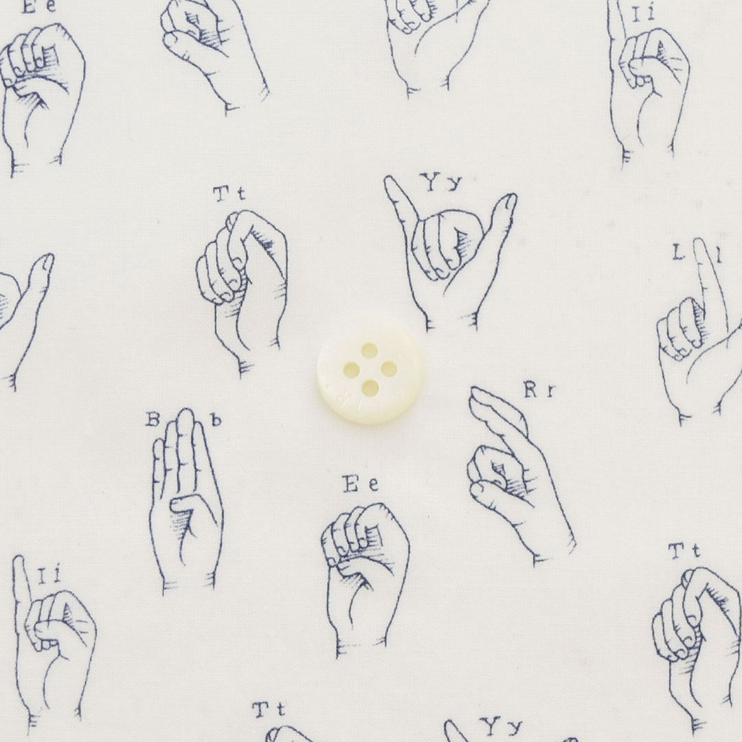 リバティプリント　Signs Of Liberty P23B(ホワイト地にブルー)