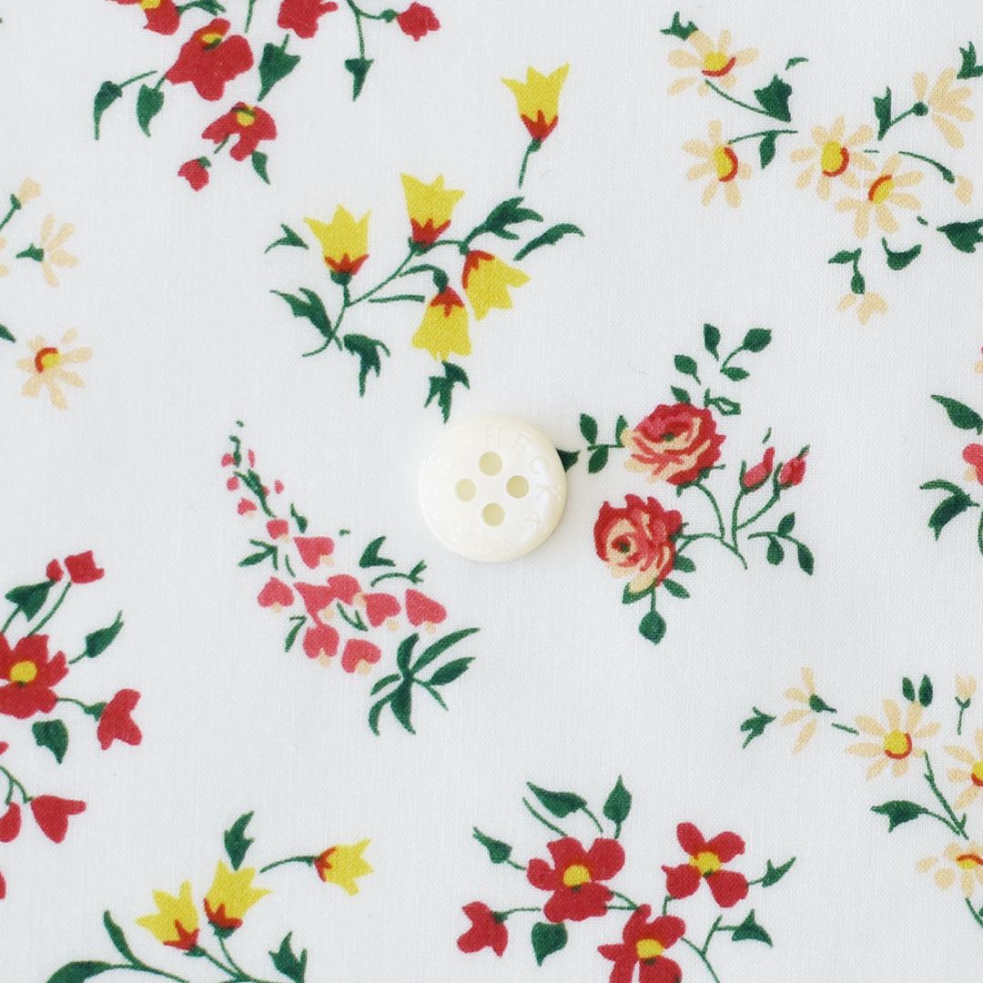 リバティプリント　Zara BU(ホワイト地にレッド・イエロー系)