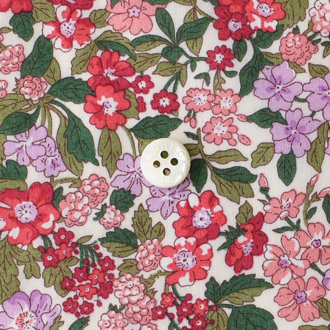 リバティプリント　Hedgerow Ramble  24CU(レッド・サーモンピンク系)
