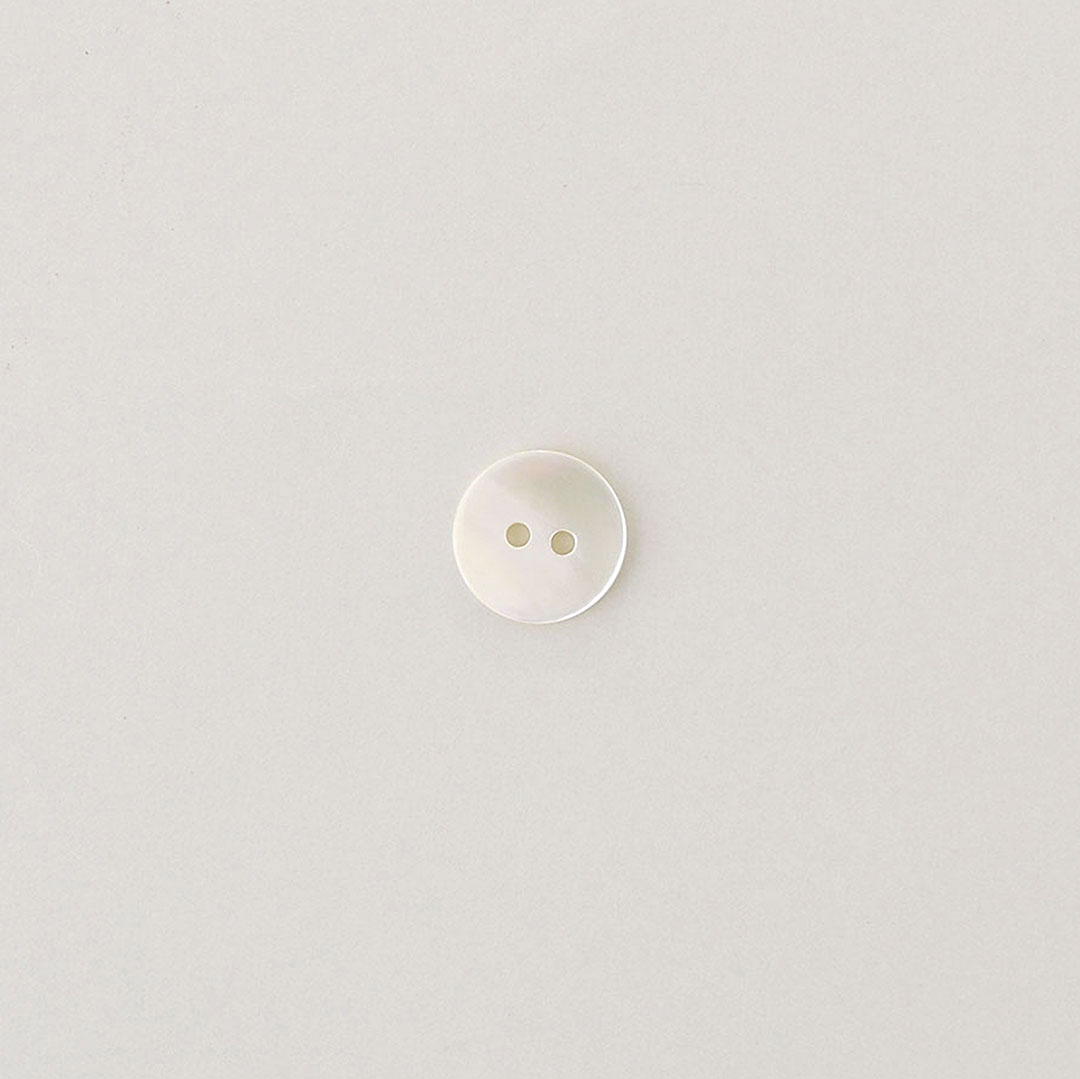 「開衿ワンピース」のボタン11個セット　ホワイト(15mm)