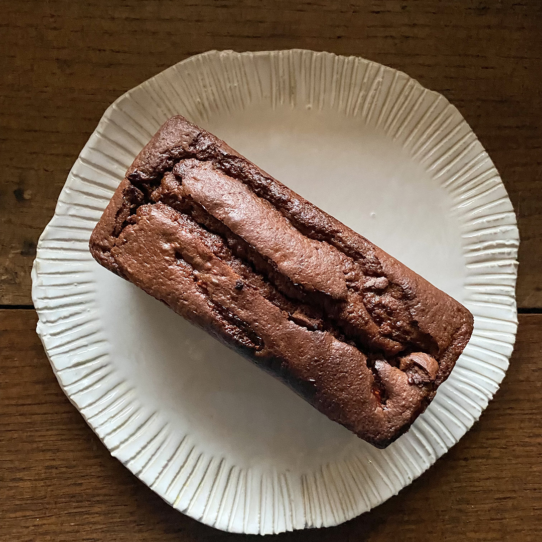 MONTO TABLE 自家製ラムレーズンとアマゾンカカオのケーキ